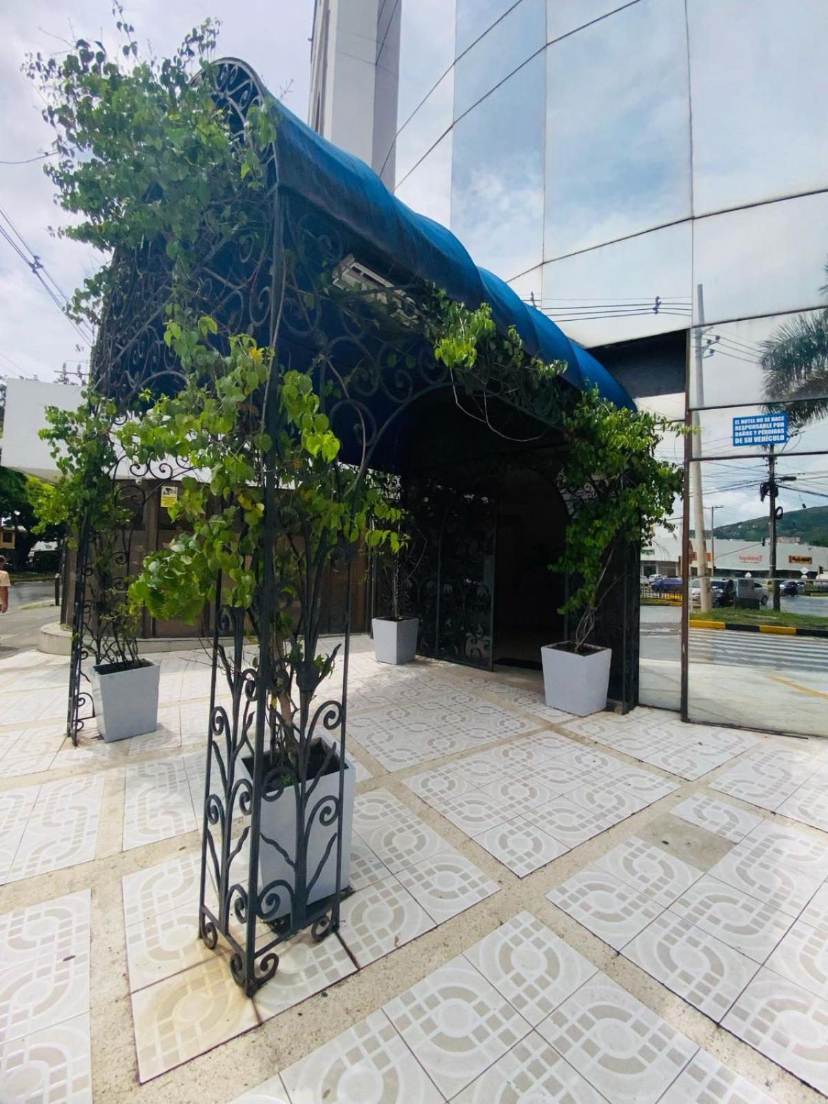 Hotel Metropolis Plaza Cali Exterior photo